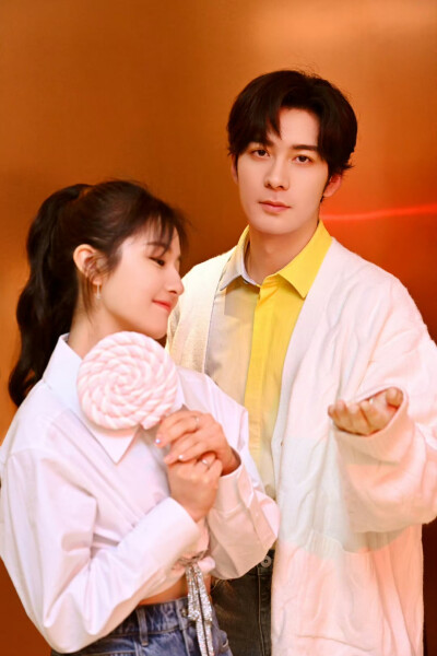 星落凝成糖 琴投夜合
少典有情 陈星旭-离光夜檀李兰迪 ​​​