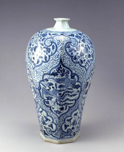 元代 青花双凤草虫图八角瓶景德镇窑日本松冈美术馆藏