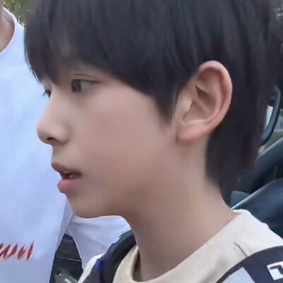 天真地以为这一切都无所谓