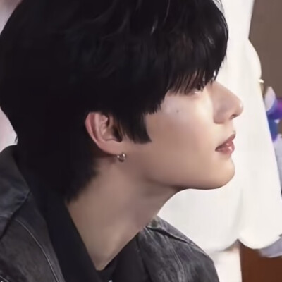 你总喜欢跟在我的后面