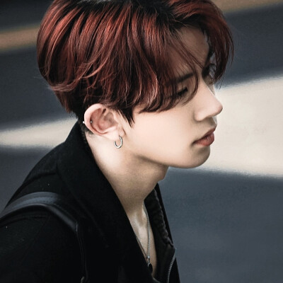 Everly 吻是爱的载体