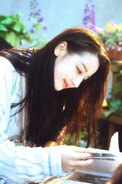 - 迪丽热巴 / 聂九罗 。