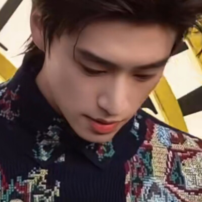 还得是我们乐乐撑起这套衣服