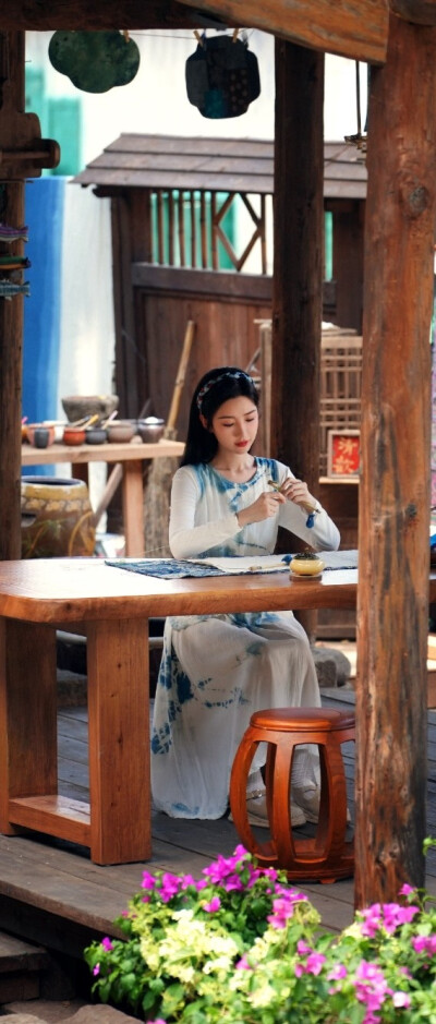 毛晓彤《乌蒙深处》衮月亮