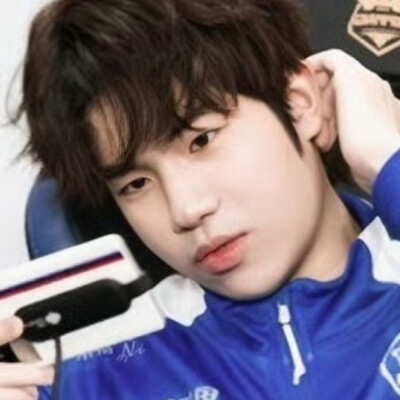 感觉自己每天好懵逼好呆萌a