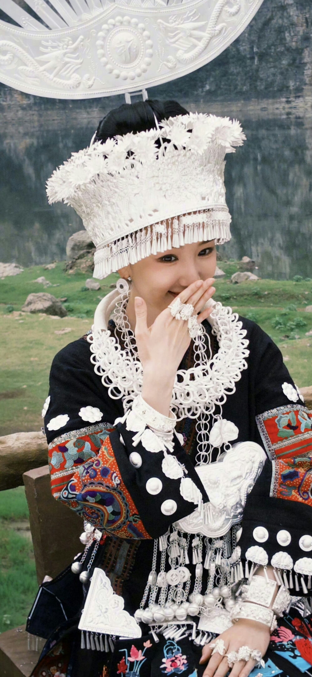 毛晓彤《乌蒙深处》衮月亮