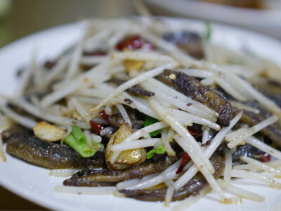 落地东海小鲜搞起来～
动物城2刷并且是包场哈哈哈哈哈特意挑了个五点多的场次果然没人不愧是我
石塘鸡蛋红糖炒jiu赛高比墨鱼大烤还抢风头说好的不吃碳水反正破了再立
大温岭帝国的甘蔗已经38一根了