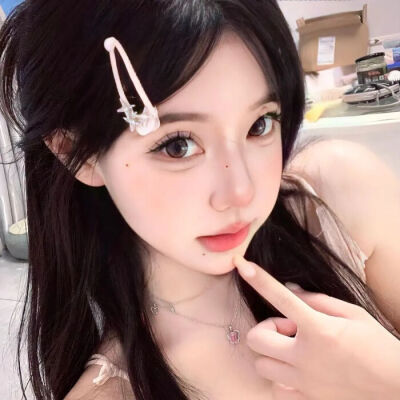 想通以后 我需要的或许不是爱 我需要一个永远不离开的人 让我累的时候有个依靠 懂我的难过 心疼我的过往 读懂我的隐喻 生活本来就累 可如果有个不离开的人在我身边 我就没那么累 回头看时 也一直在我身后 我总是莫名…