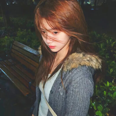 想通以后 我需要的或许不是爱 我需要一个永远不离开的人 让我累的时候有个依靠 懂我的难过 心疼我的过往 读懂我的隐喻 生活本来就累 可如果有个不离开的人在我身边 我就没那么累 回头看时 也一直在我身后 我总是莫名…