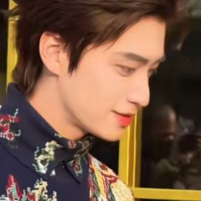 还得是我们乐乐撑起这套衣服