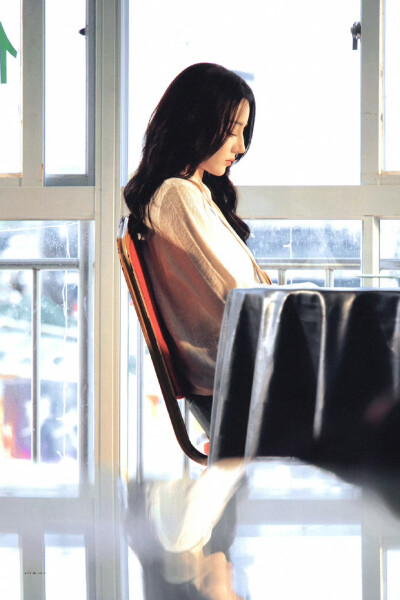 - 迪丽热巴 / 聂九罗 。