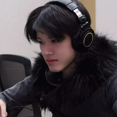 感觉自己好像梁朝伟在演无间道