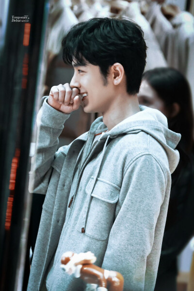 20251127
TODS澳门银河旗舰店 开幕盛典
见水印