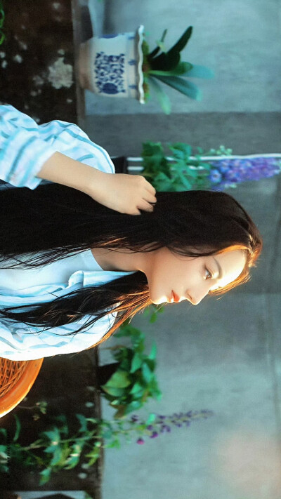 - 迪丽热巴 / 聂九罗 。