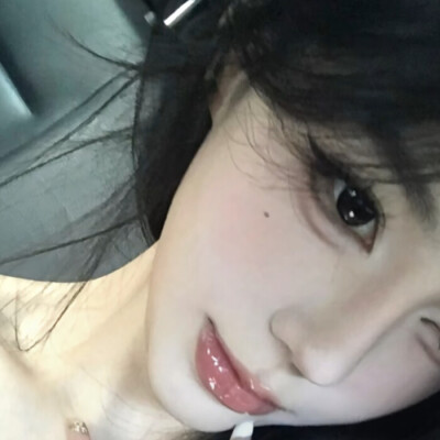 想通以后 我需要的或许不是爱 我需要一个永远不离开的人 让我累的时候有个依靠 懂我的难过 心疼我的过往 读懂我的隐喻 生活本来就累 可如果有个不离开的人在我身边 我就没那么累 回头看时 也一直在我身后 我总是莫名…