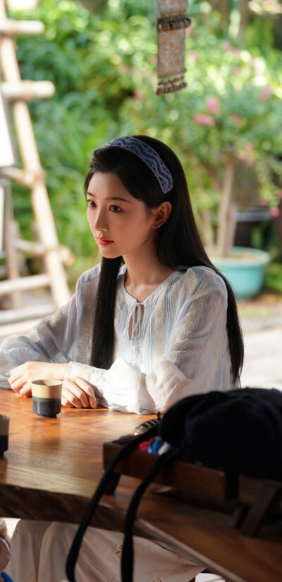 毛晓彤《乌蒙深处》衮月亮