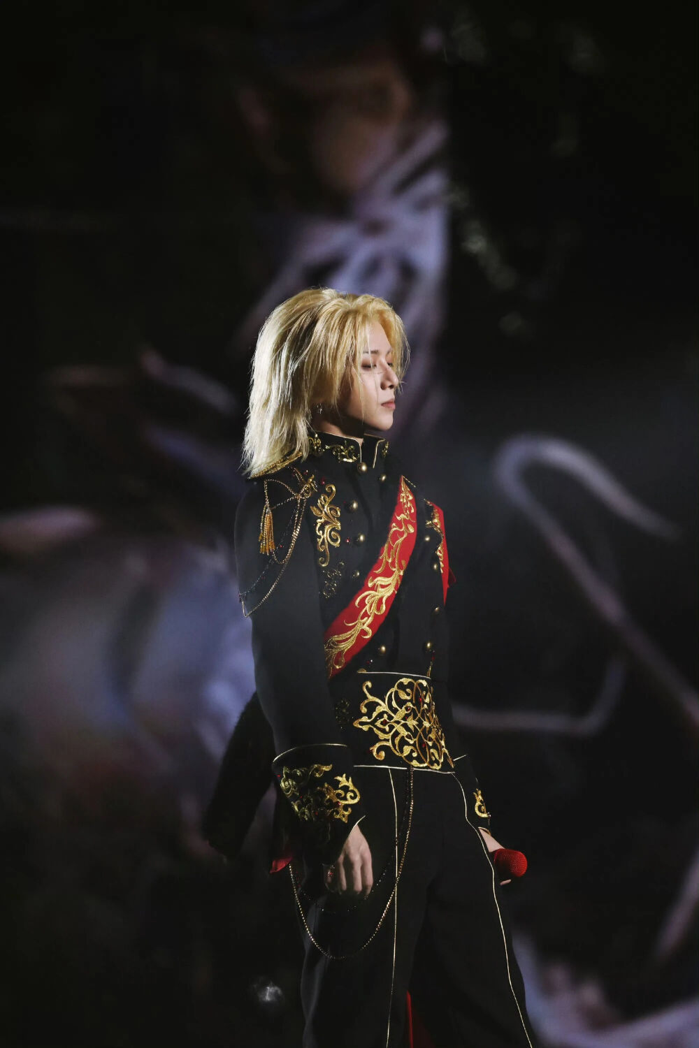 代表幸福的成语是“晨宇”
夜色中的旅程延展开来，如同起伏的韵律。
偶尔的徘徊亦是成长的刻度，每一份真挚的表达都直面内心，每一次突破都迎来更勇敢的自我。
我们如同追寻着内心的向导，最终在歌声的交汇处，发现那个焕然一新的自己。
四年之后，幸福的符号和记忆不断在书写，但如果需要定义，我希望是你的名字！
