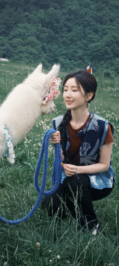 毛晓彤《乌蒙深处》衮月亮