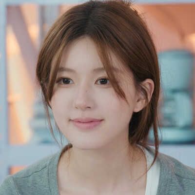 赵露思
许我耀眼