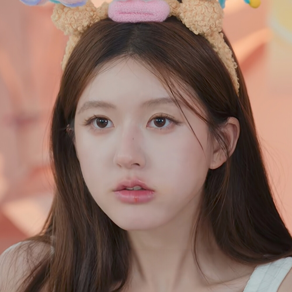 赵露思
许我耀眼