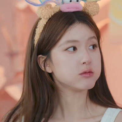 赵露思
许我耀眼