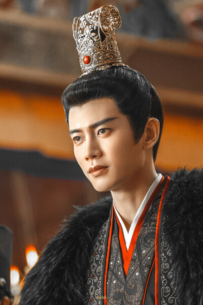 任嘉伦《凤凰台上》