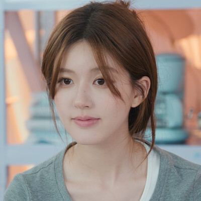 赵露思
许我耀眼