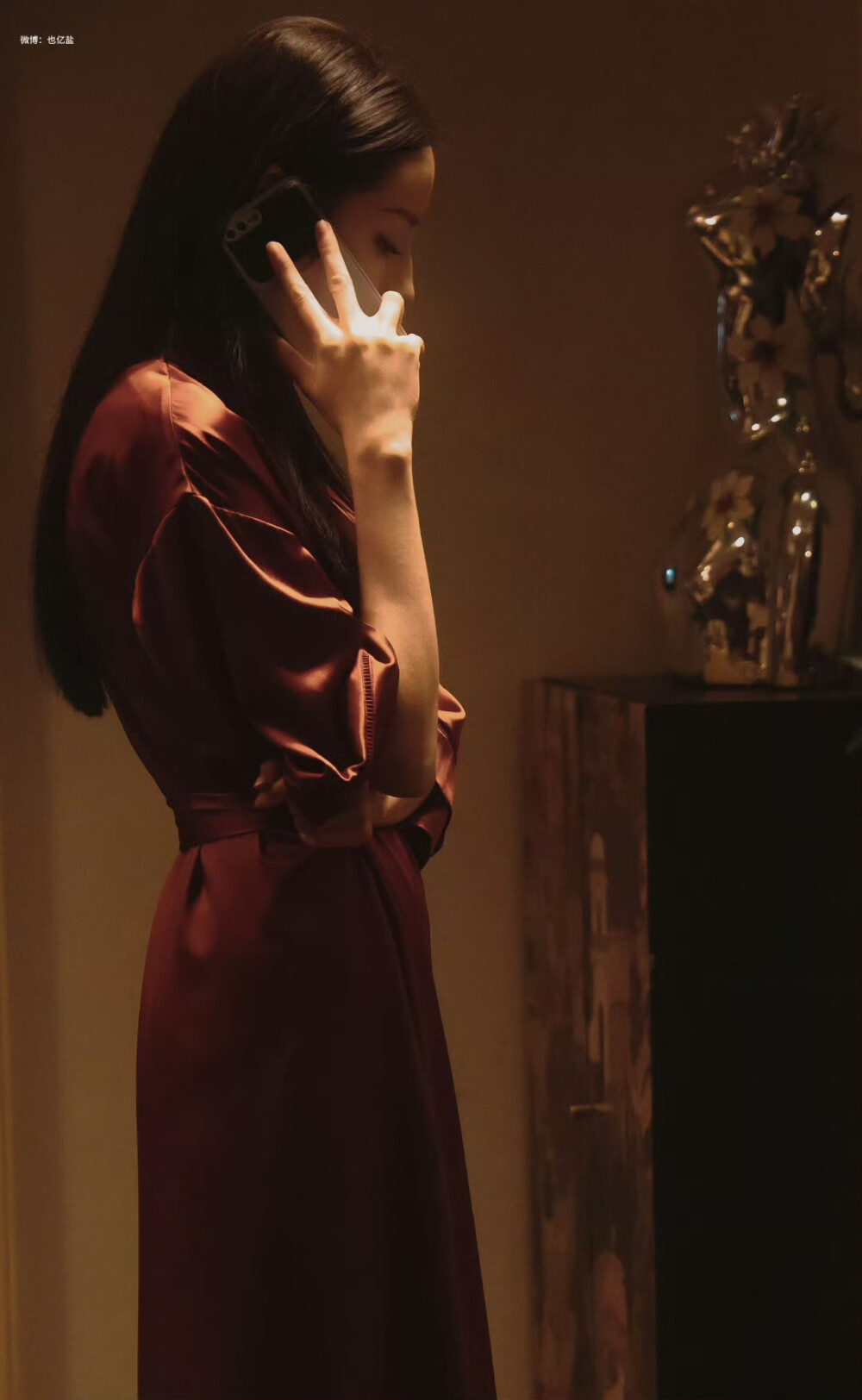 - 迪丽热巴 / 聂九罗 。