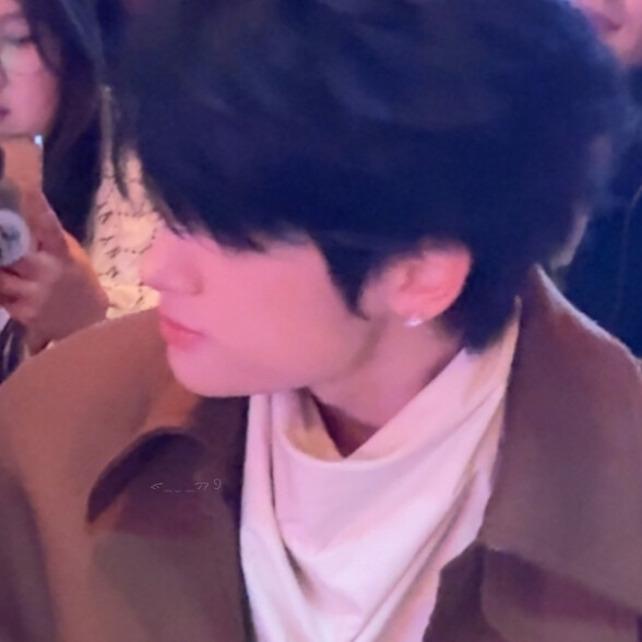 眼泪是否比羽毛轻