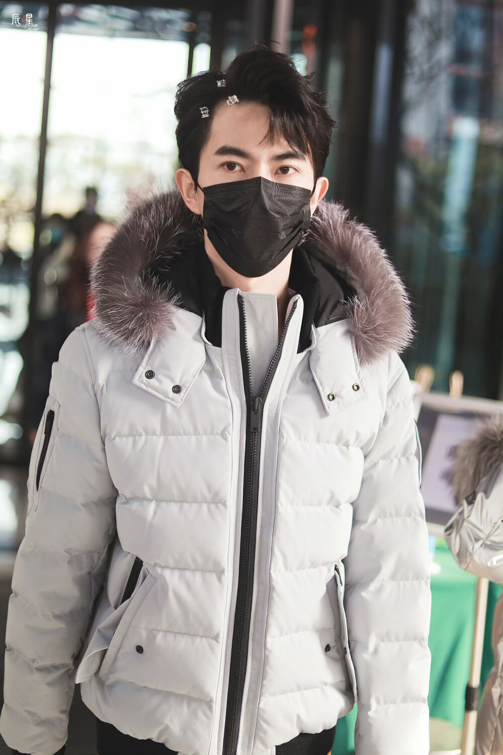 于朦胧，行走的衣架