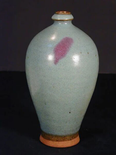 金代 钧窑天青釉玫瑰紫斑梅瓶观复博物馆藏