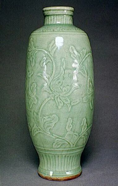 元末明初 龙泉窑青瓷刻花折枝牡丹纹瓶吉美国立亚洲艺术博物馆藏