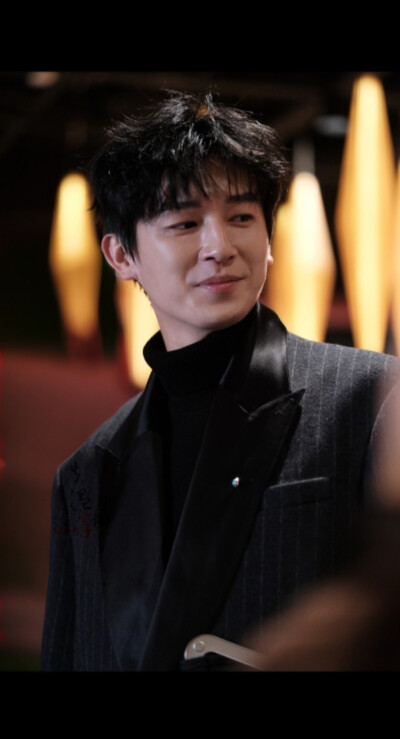 是谁引得他回眸