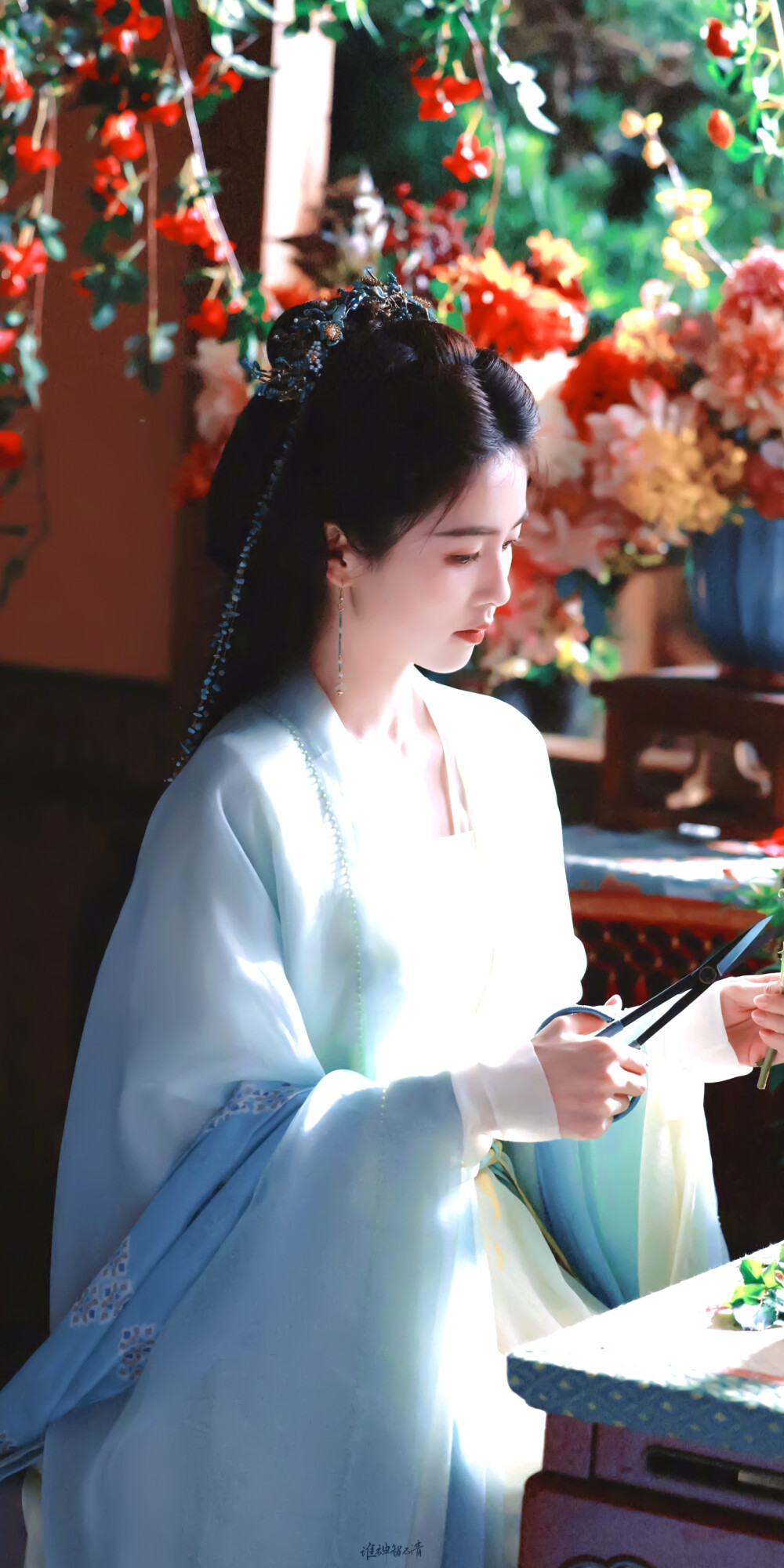 临江仙｜白鹿
cr：谁神智不清