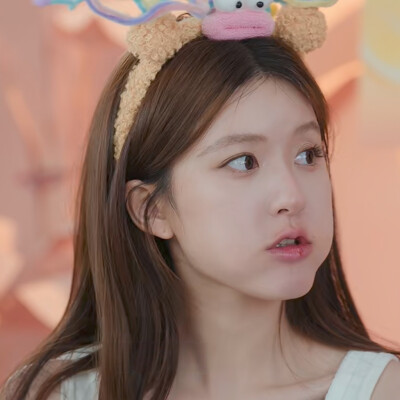 赵露思
许我耀眼