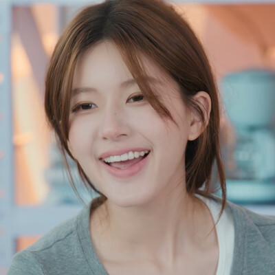 赵露思
许我耀眼