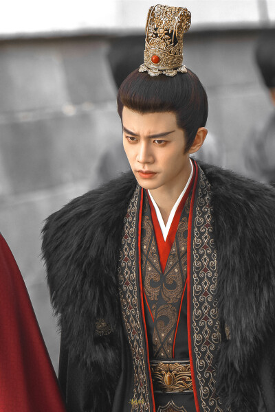 任嘉伦《凤凰台上》