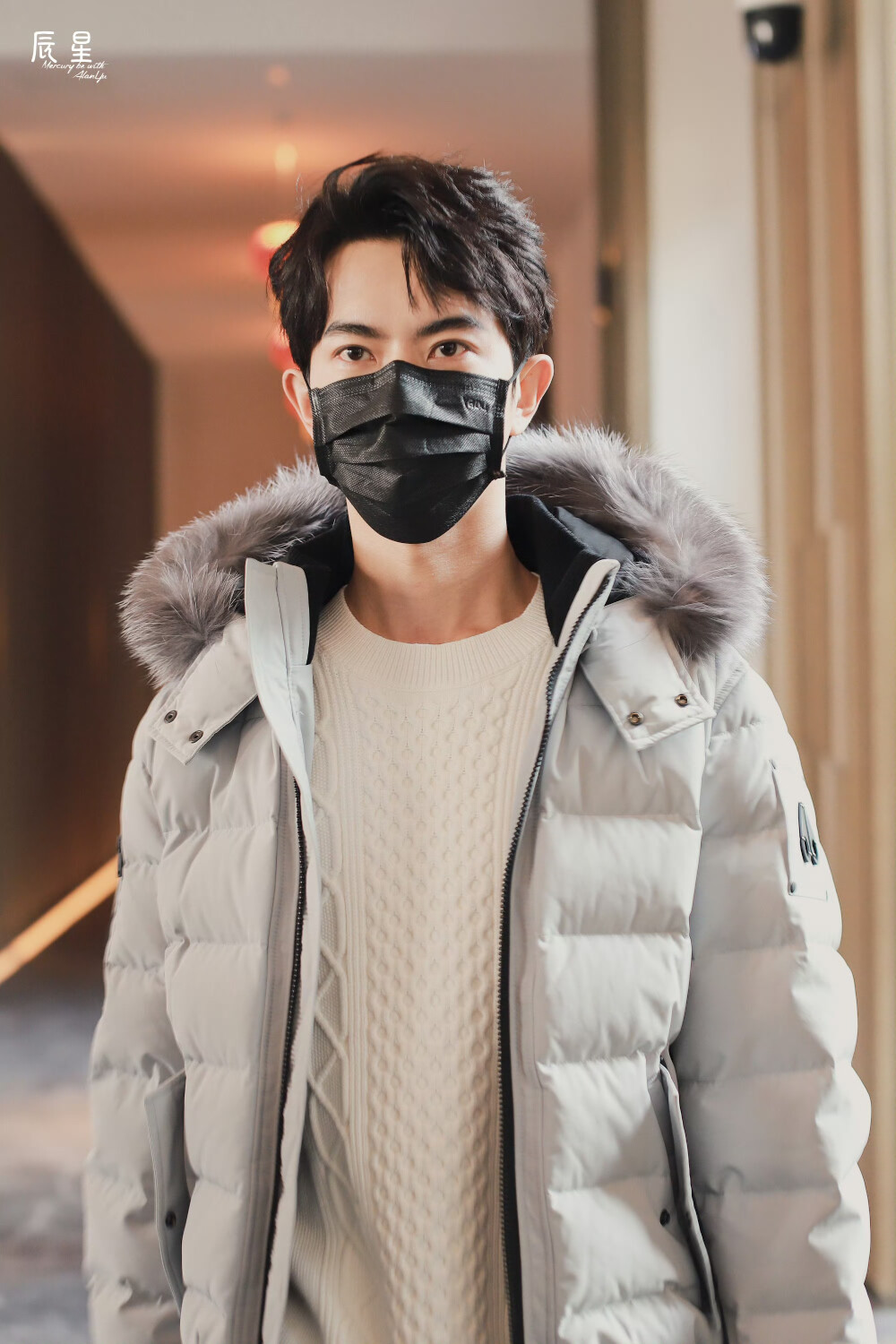 于朦胧，行走的衣架