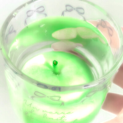 ：初恋的滋味是青苹果混着铁锈