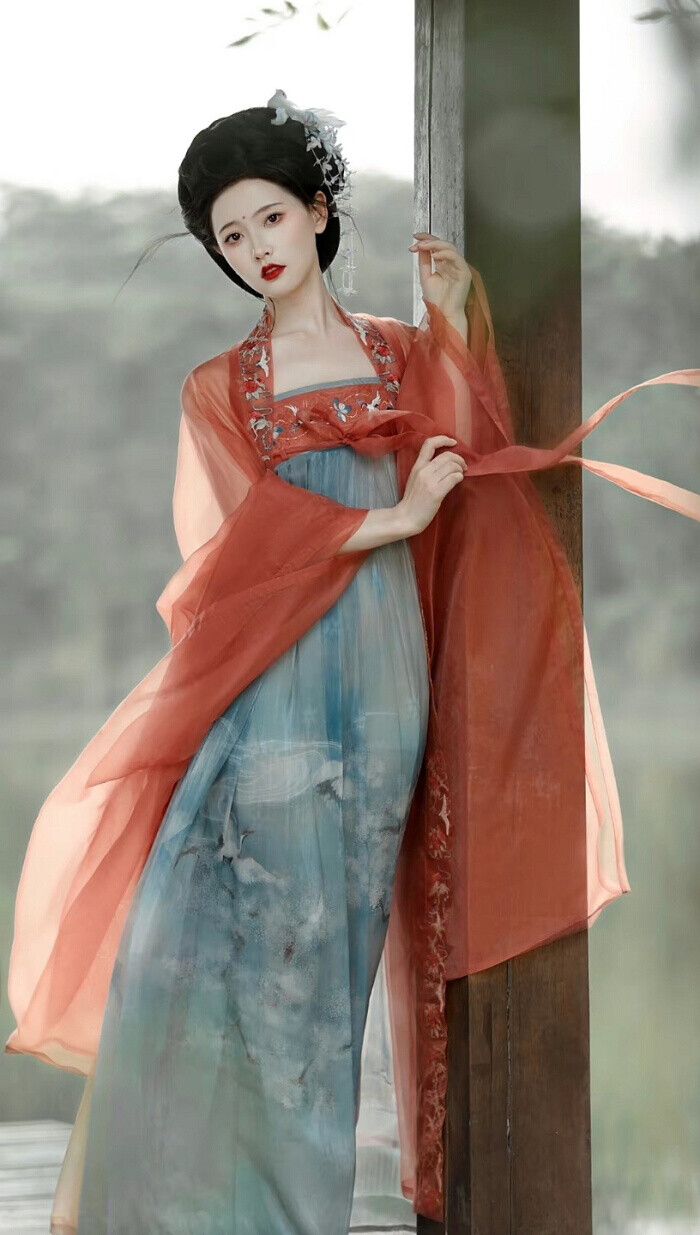 微微风簇浪 散作满河星.