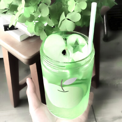 ：初恋的滋味是青苹果混着铁锈