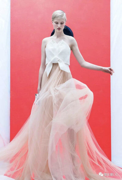 西班牙时尚名牌Delpozo的2018度假系列