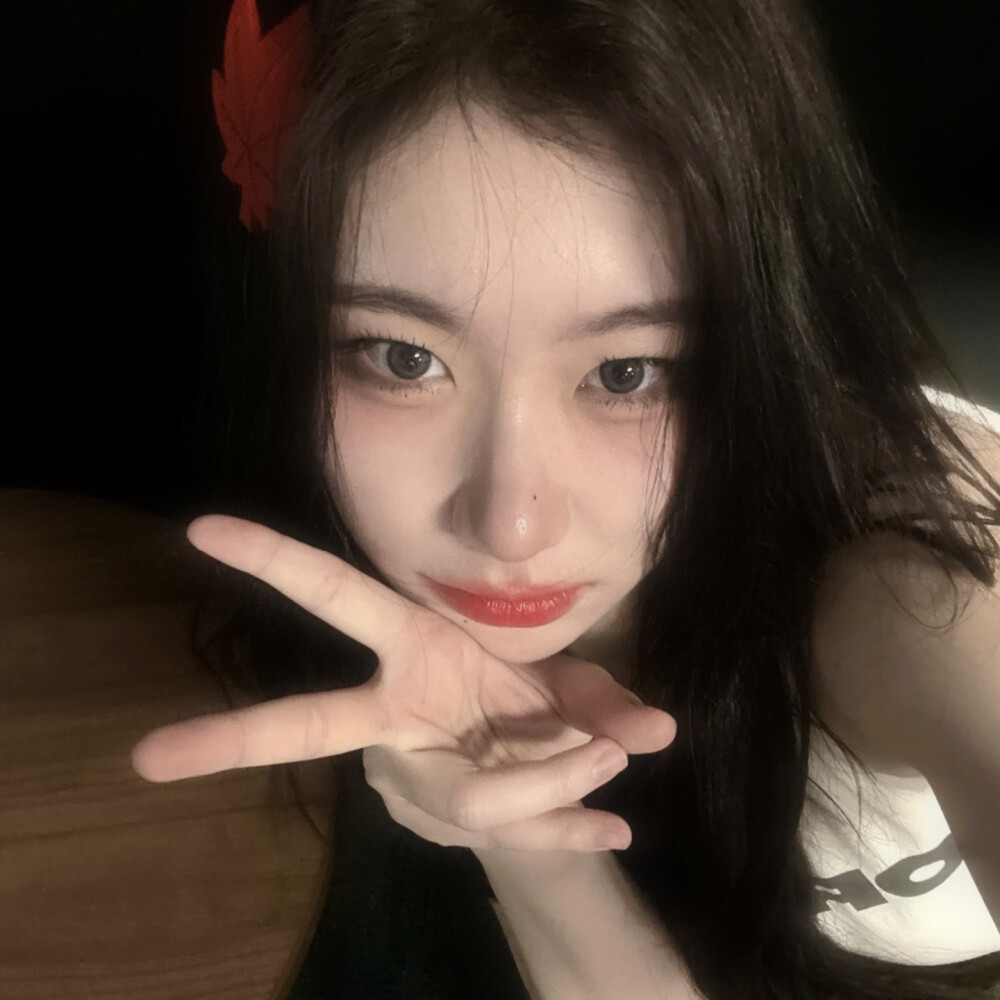 掌心叠握 交织命运的第一首诗