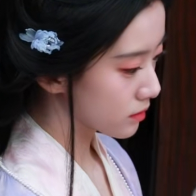 谁愿与小女子共赴江湖夜雨十年灯