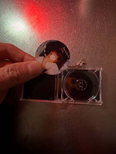 251130
金南俊更新ins