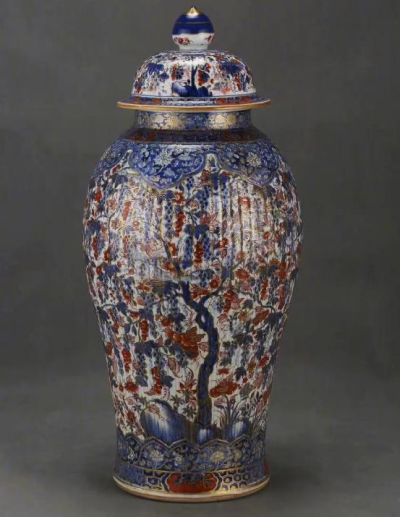 ● 18世纪● 青花矾红描金花鸟瑞兽纹将军罐● 托普卡帕宫藏