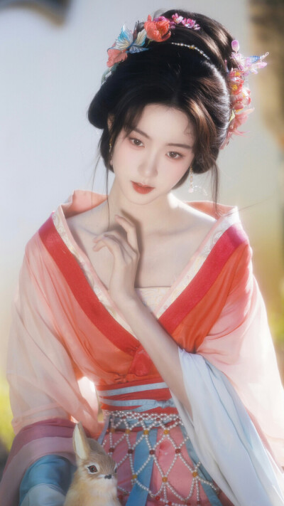 春色无多 开到蔷薇 落尽梨花.