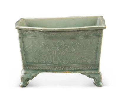 ● 12世纪● 高丽青瓷荷叶水禽纹花盆● 波士顿美术馆藏