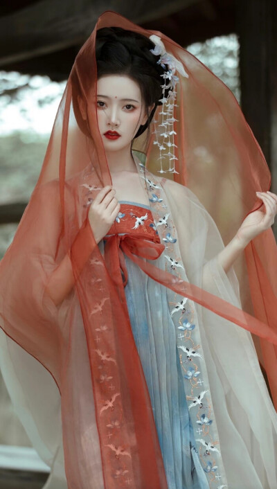 微微风簇浪 散作满河星.