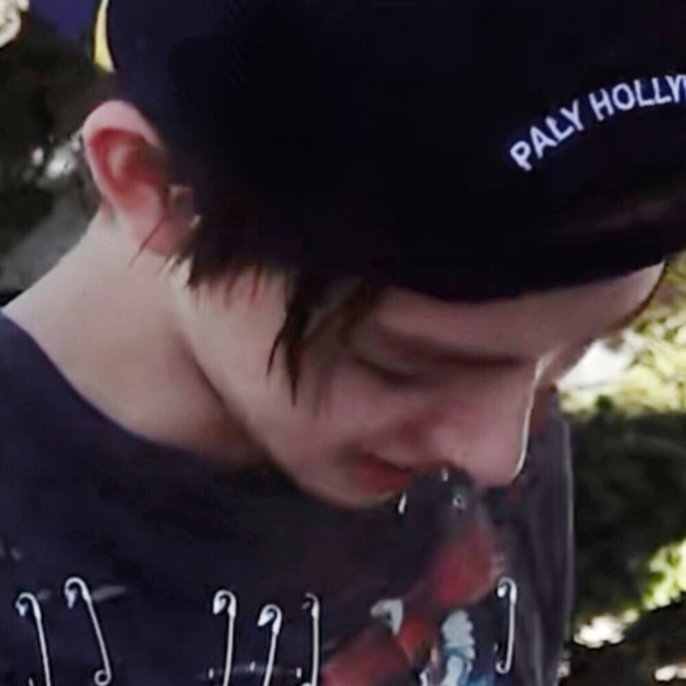 靠近你就靠近了痛苦